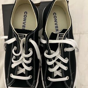 Converse women Black and White Sneakers